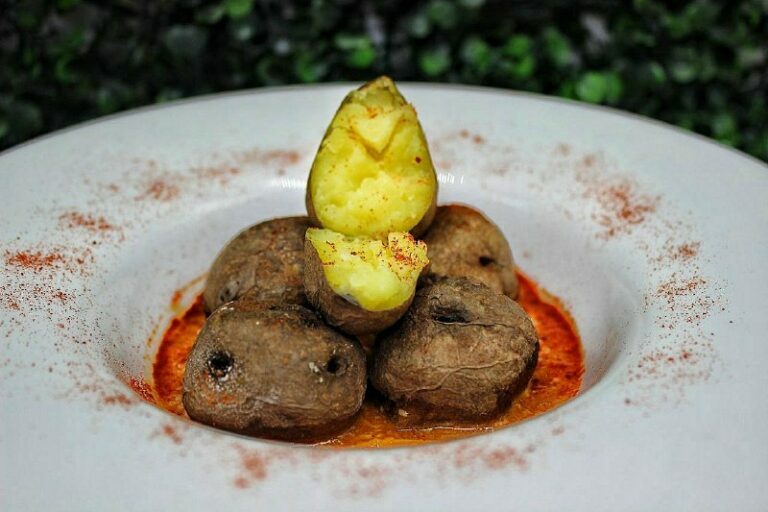 Papas bonitas con almogrote